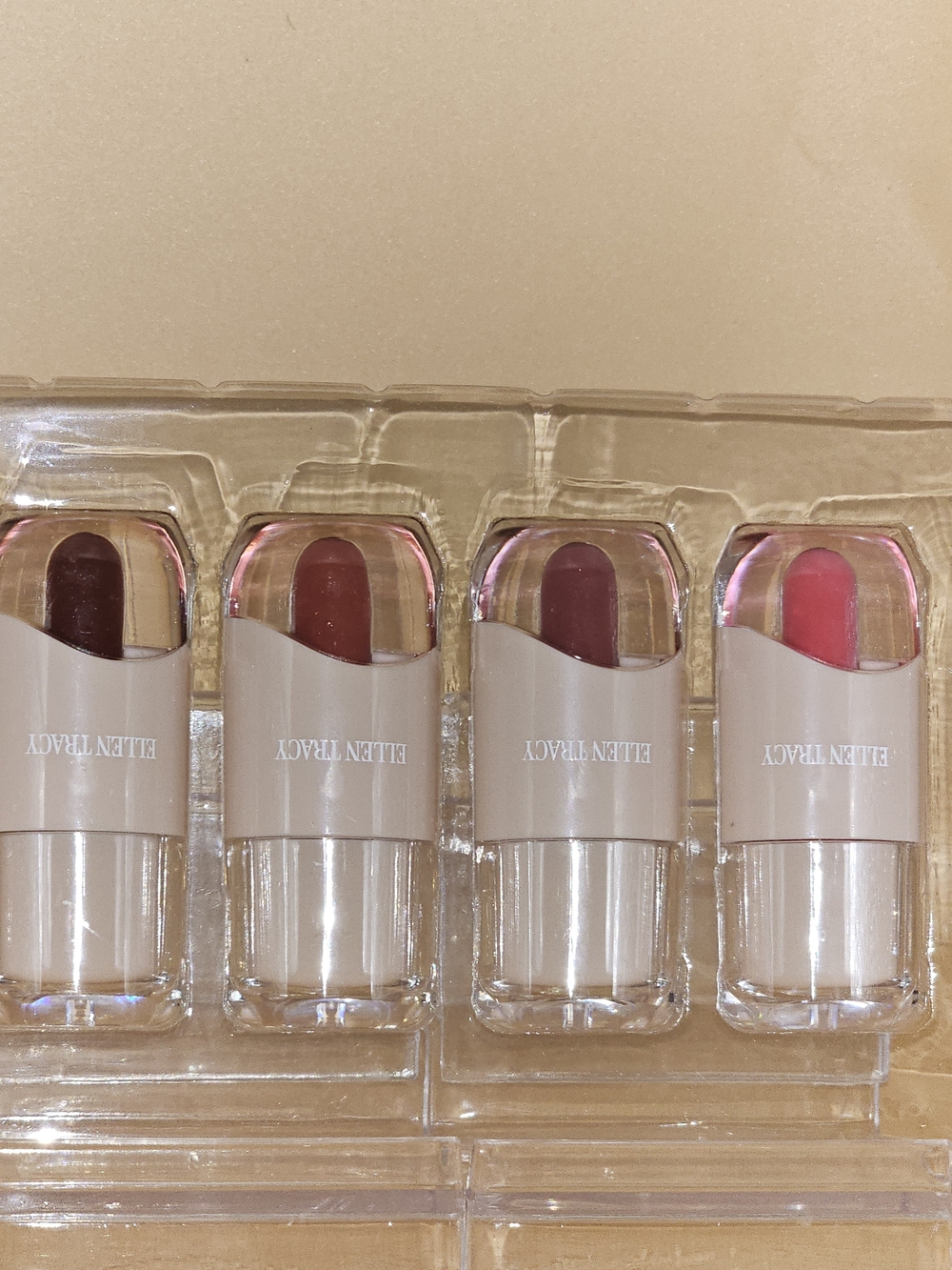 ELLEN TRACY Hydrating Lip Glaze Buyer's Choice Pink, Mauve, Rose, Plum